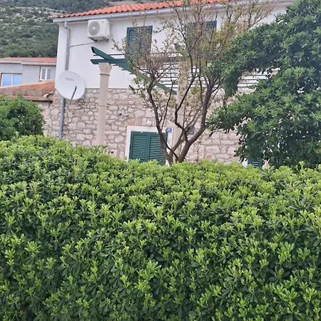 Jagoda - Three Bedroom Gornji Dingac